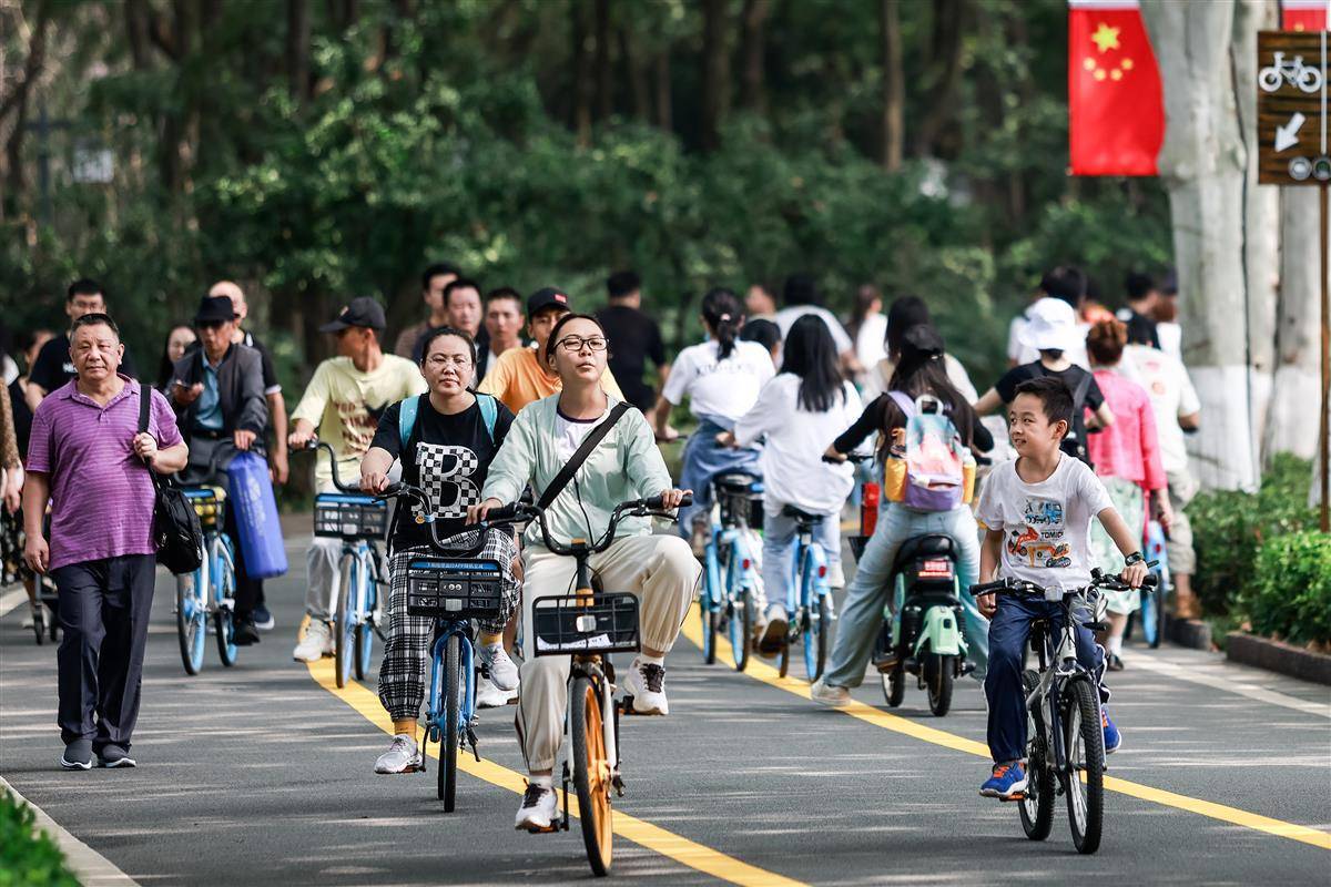 以斗牛游戏赚现金